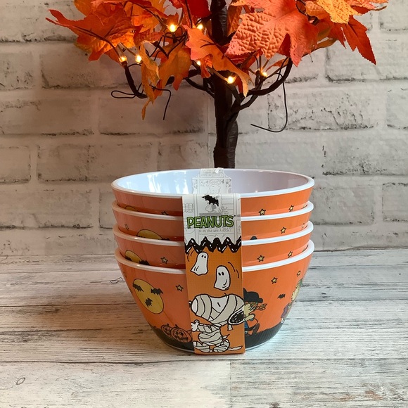 PEANUTS 4pc Melamine Cereal Bowls - Picture 2 of 7